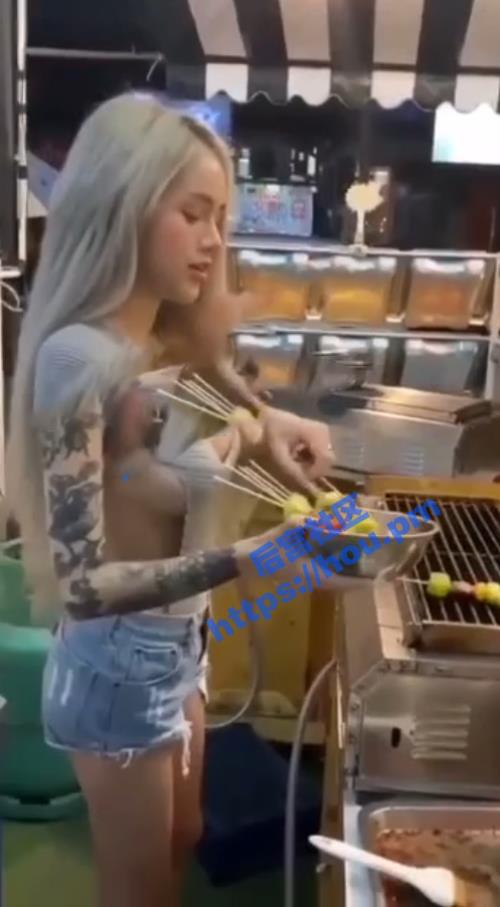 台湾烤肉店极品纹身老板娘 和女同的自拍火辣视频流出 俩人互舔鲍鱼很刺激