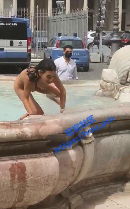 罗马妓女吸毒后深陷幻觉裸体跑入喷泉中游泳