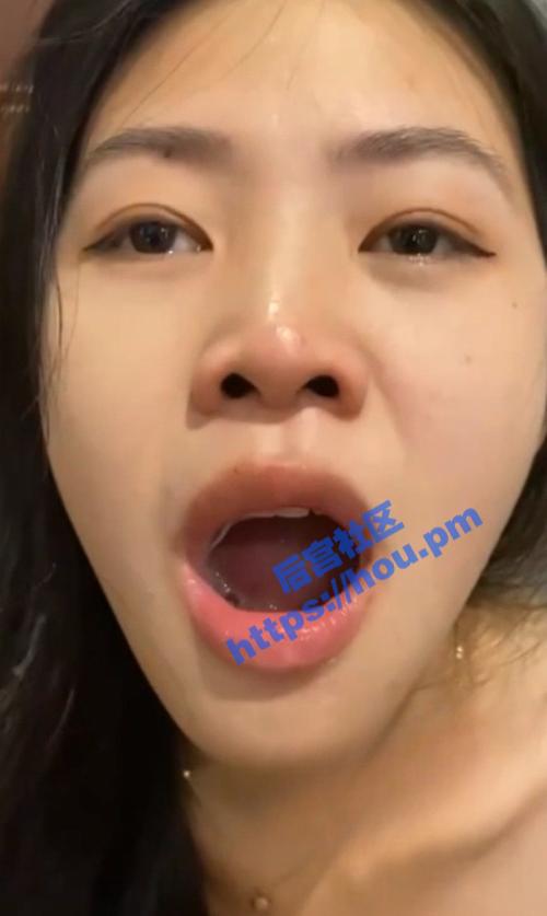 扬州大学的秘书学专业校花被爆出找金主视频内含吞精